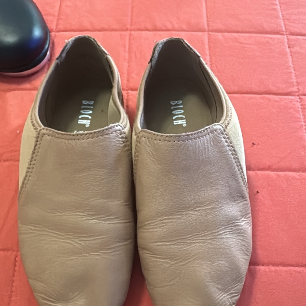 Bloch girls jazz shoes